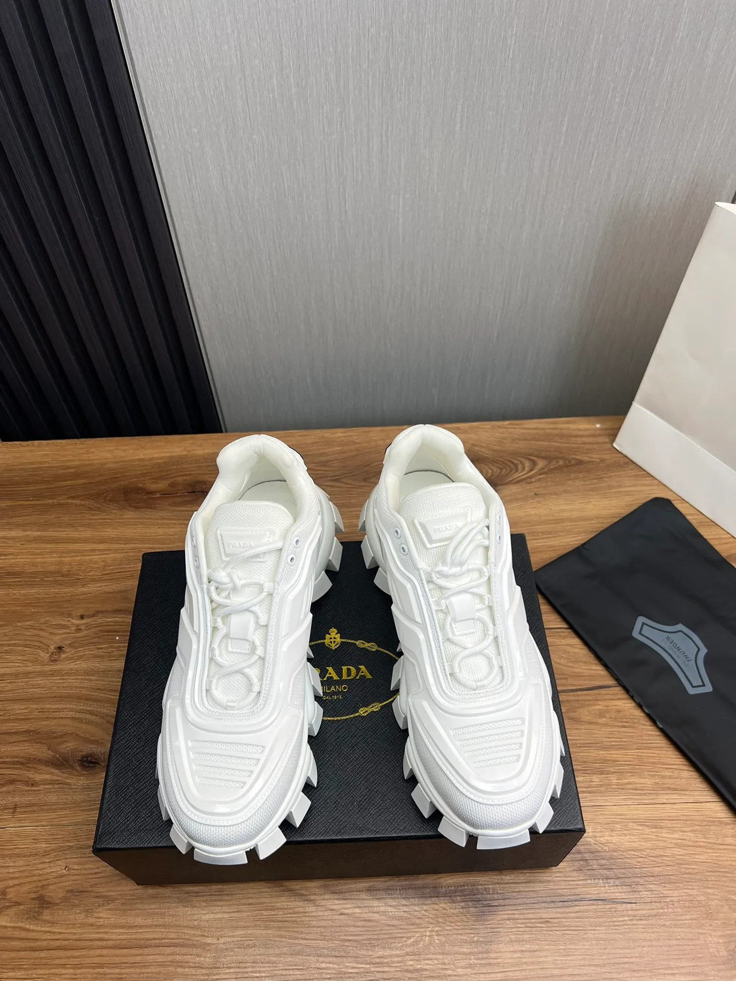 Men's shoes 💰620💰 [PRADA] Popular thick-soled shoes for couples 👩‍❤️‍👨 Available all year round ✔️Official website synchronization Original fly-knit film fabric + cowhide lining, 1⃣️ to 1⃣️ replica, original sole, 36-45 (45 made to order, non-refundable)